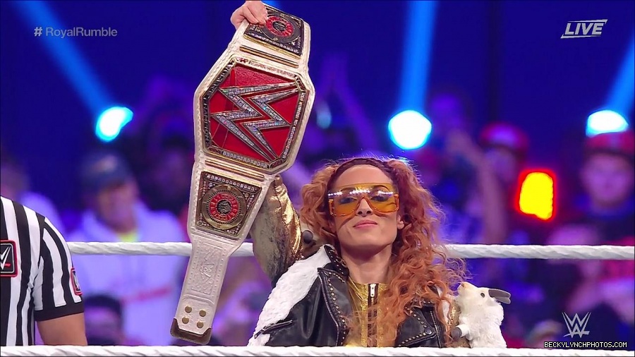 WWE_Royal_Rumble_2022_720p_WEB_h264-HEEL_mp4_006539911.jpg