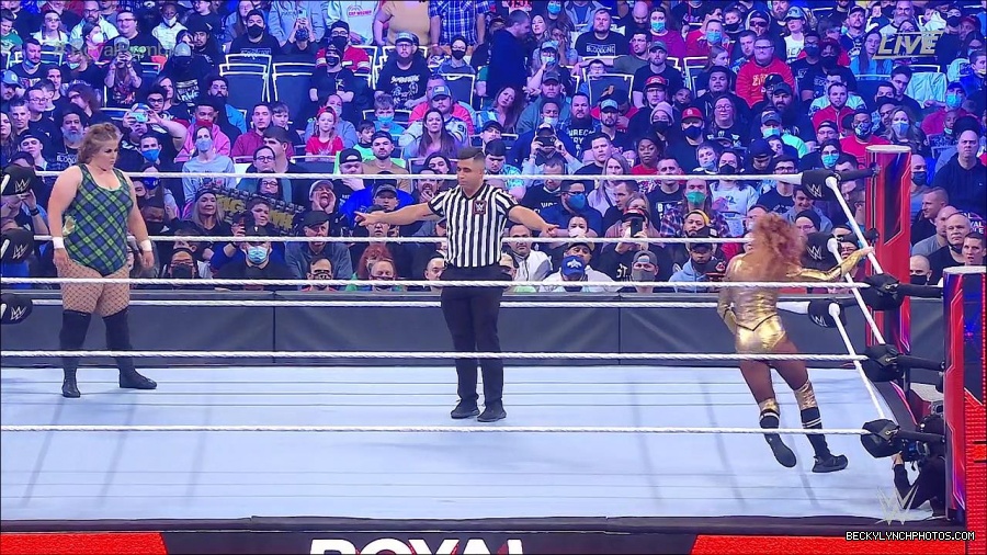 WWE_Royal_Rumble_2022_720p_WEB_h264-HEEL_mp4_006562311.jpg