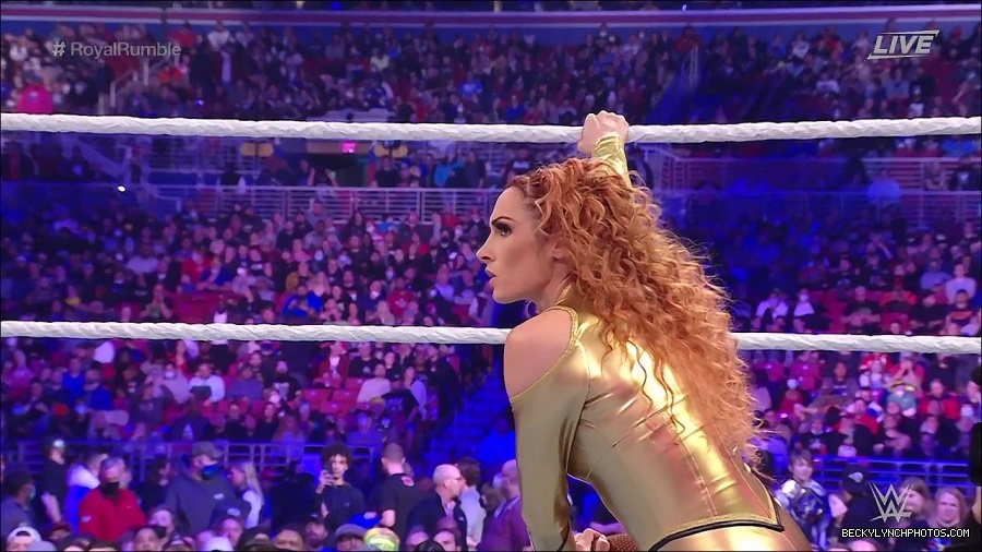 WWE_Royal_Rumble_2022_720p_WEB_h264-HEEL_mp4_006564711.jpg
