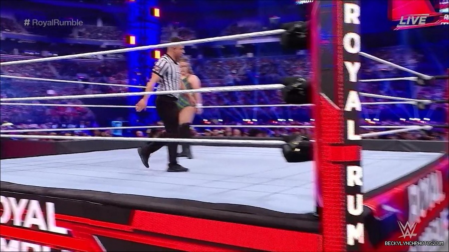 WWE_Royal_Rumble_2022_720p_WEB_h264-HEEL_mp4_006623511.jpg