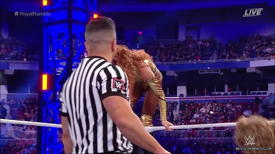 WWE_Royal_Rumble_2022_720p_WEB_h264-HEEL_mp4_006641911.jpg