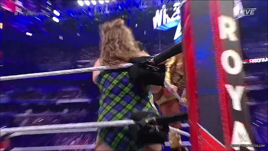 WWE_Royal_Rumble_2022_720p_WEB_h264-HEEL_mp4_006660711.jpg