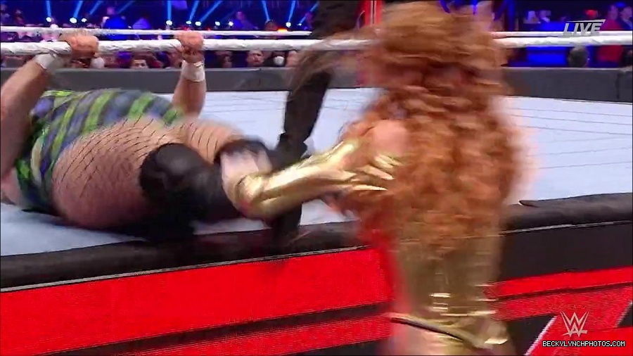 WWE_Royal_Rumble_2022_720p_WEB_h264-HEEL_mp4_006685511.jpg