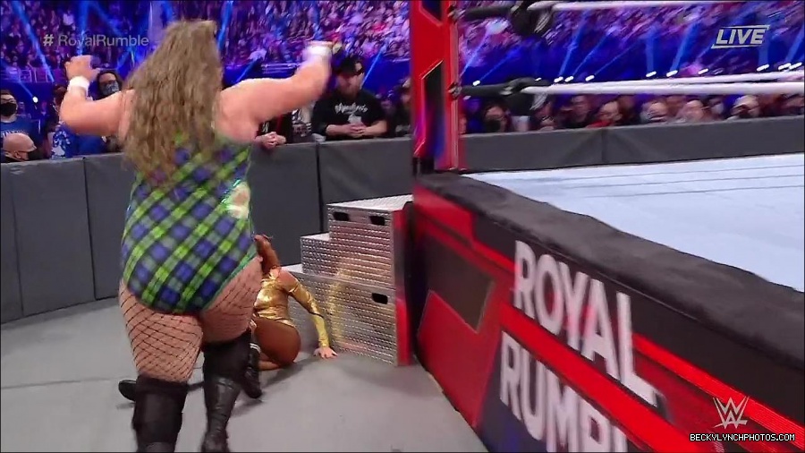 WWE_Royal_Rumble_2022_720p_WEB_h264-HEEL_mp4_006724311.jpg