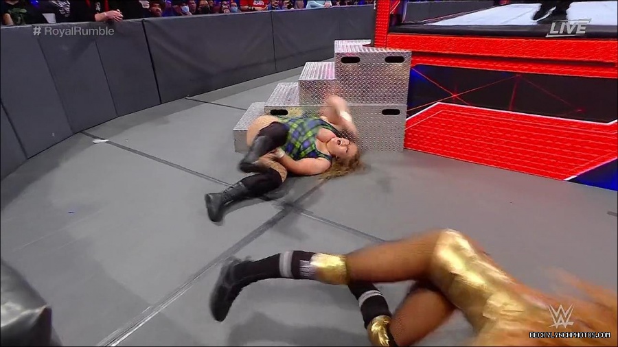 WWE_Royal_Rumble_2022_720p_WEB_h264-HEEL_mp4_006726711.jpg