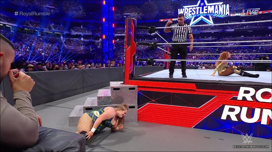 WWE_Royal_Rumble_2022_720p_WEB_h264-HEEL_mp4_006736711.jpg