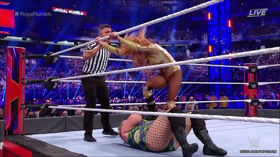 WWE_Royal_Rumble_2022_720p_WEB_h264-HEEL_mp4_006750378.jpg
