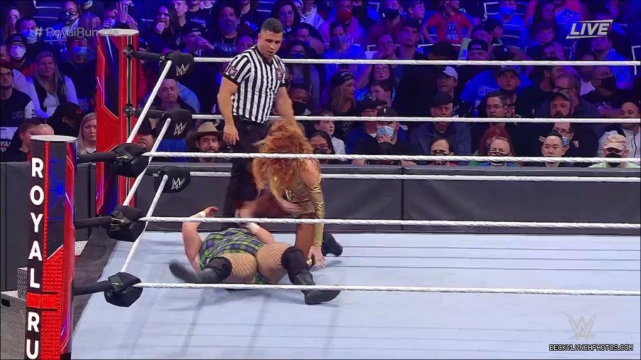 WWE_Royal_Rumble_2022_720p_WEB_h264-HEEL_mp4_006753178.jpg