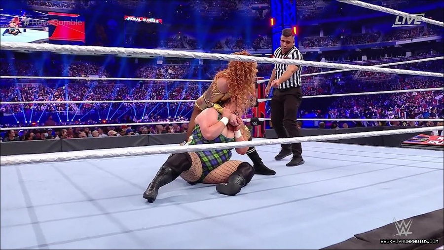WWE_Royal_Rumble_2022_720p_WEB_h264-HEEL_mp4_006776778.jpg