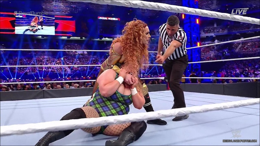 WWE_Royal_Rumble_2022_720p_WEB_h264-HEEL_mp4_006778378.jpg