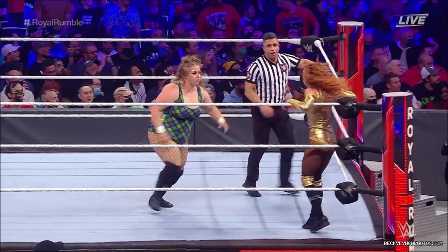 WWE_Royal_Rumble_2022_720p_WEB_h264-HEEL_mp4_006798378.jpg