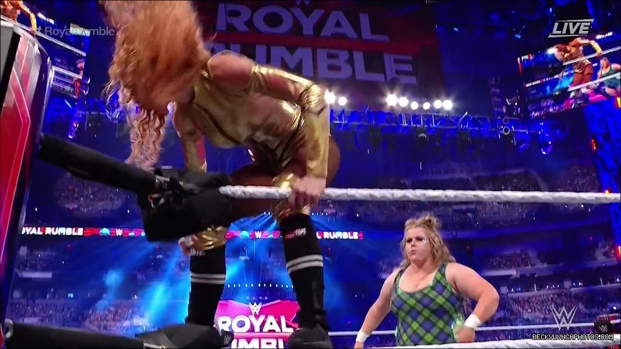 WWE_Royal_Rumble_2022_720p_WEB_h264-HEEL_mp4_006801578.jpg