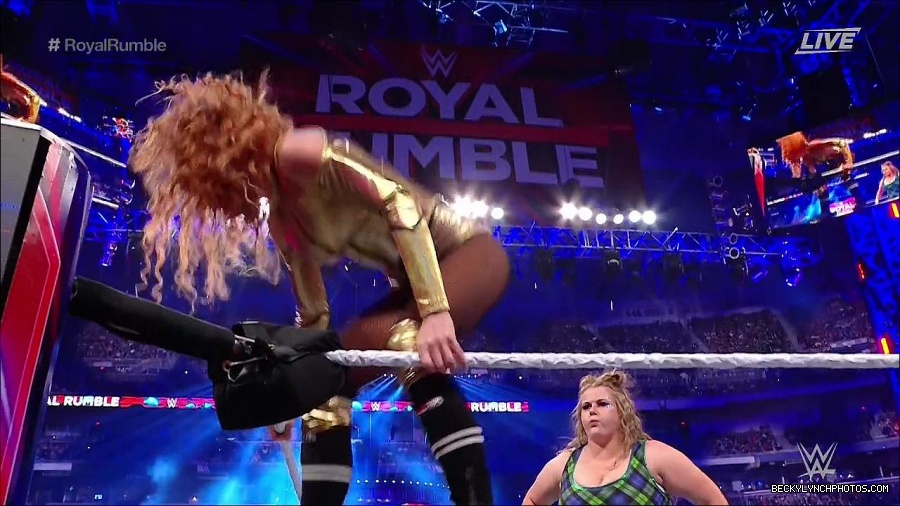 WWE_Royal_Rumble_2022_720p_WEB_h264-HEEL_mp4_006801978.jpg
