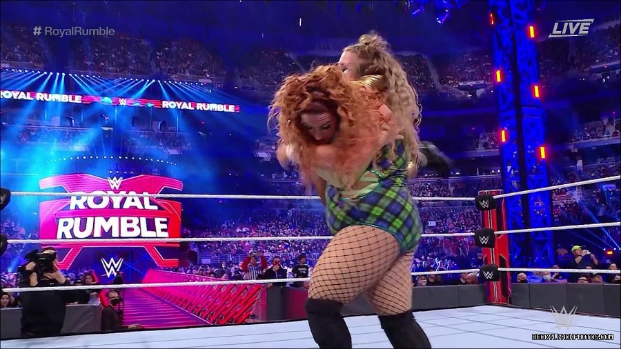 WWE_Royal_Rumble_2022_720p_WEB_h264-HEEL_mp4_006806378.jpg