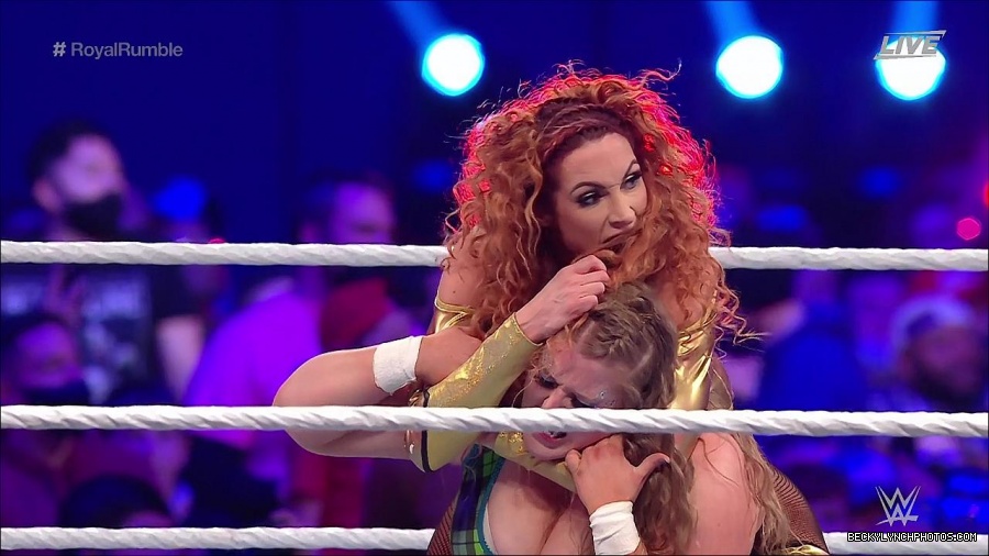WWE_Royal_Rumble_2022_720p_WEB_h264-HEEL_mp4_006818378.jpg