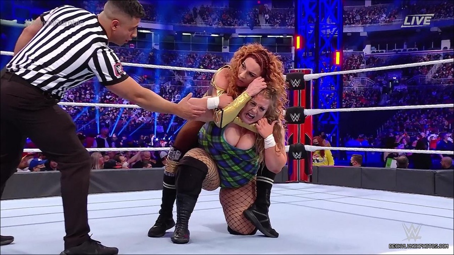 WWE_Royal_Rumble_2022_720p_WEB_h264-HEEL_mp4_006824378.jpg