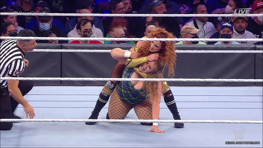 WWE_Royal_Rumble_2022_720p_WEB_h264-HEEL_mp4_006845578.jpg