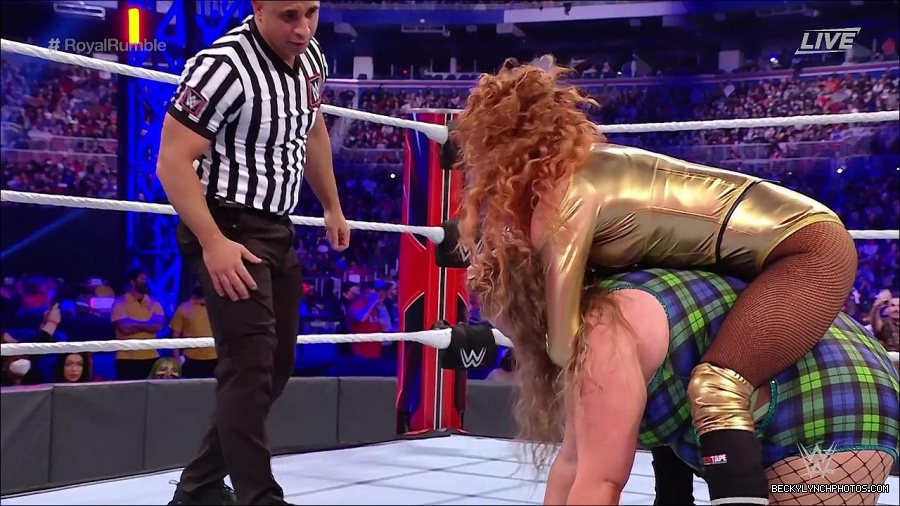 WWE_Royal_Rumble_2022_720p_WEB_h264-HEEL_mp4_006864778.jpg