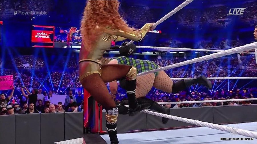 WWE_Royal_Rumble_2022_720p_WEB_h264-HEEL_mp4_006883578.jpg