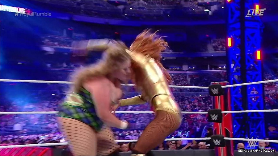 WWE_Royal_Rumble_2022_720p_WEB_h264-HEEL_mp4_006957178.jpg