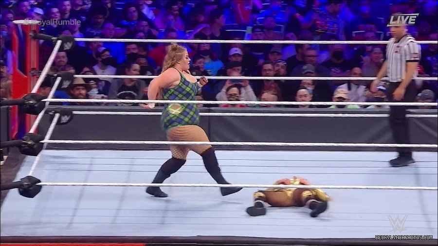 WWE_Royal_Rumble_2022_720p_WEB_h264-HEEL_mp4_006962778.jpg