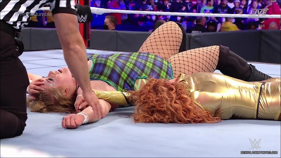 WWE_Royal_Rumble_2022_720p_WEB_h264-HEEL_mp4_006972778.jpg