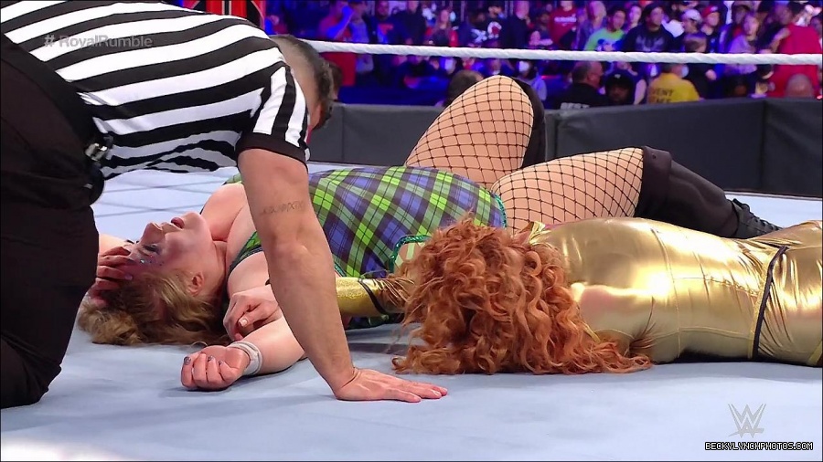 WWE_Royal_Rumble_2022_720p_WEB_h264-HEEL_mp4_006973978.jpg