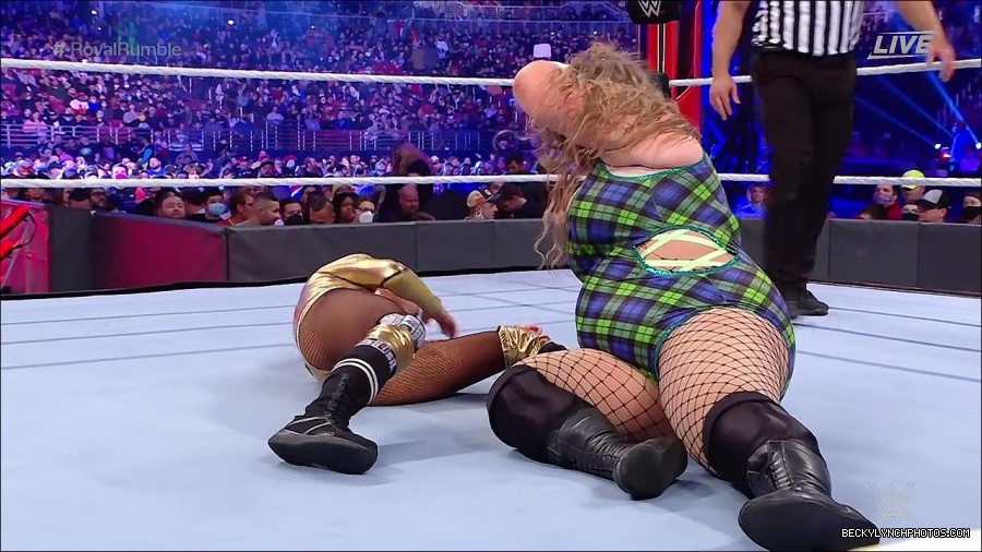 WWE_Royal_Rumble_2022_720p_WEB_h264-HEEL_mp4_006991178.jpg