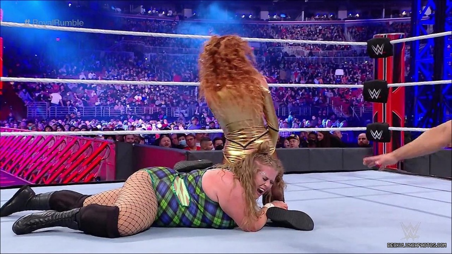 WWE_Royal_Rumble_2022_720p_WEB_h264-HEEL_mp4_007011578.jpg