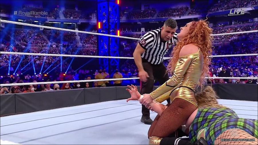 WWE_Royal_Rumble_2022_720p_WEB_h264-HEEL_mp4_007020378.jpg