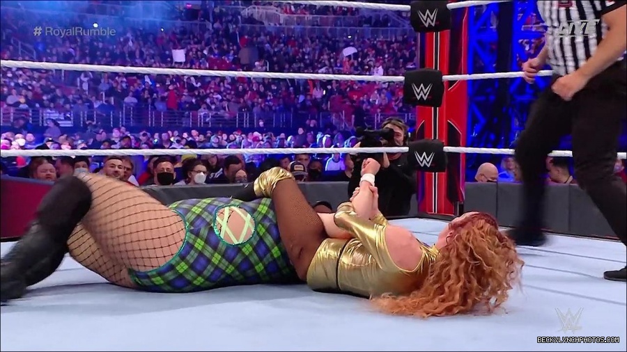 WWE_Royal_Rumble_2022_720p_WEB_h264-HEEL_mp4_007027644.jpg