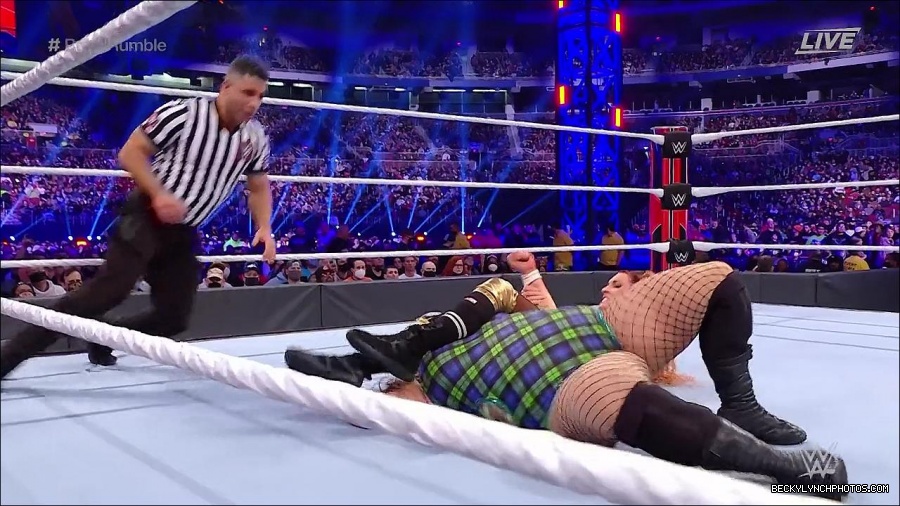 WWE_Royal_Rumble_2022_720p_WEB_h264-HEEL_mp4_007028044.jpg