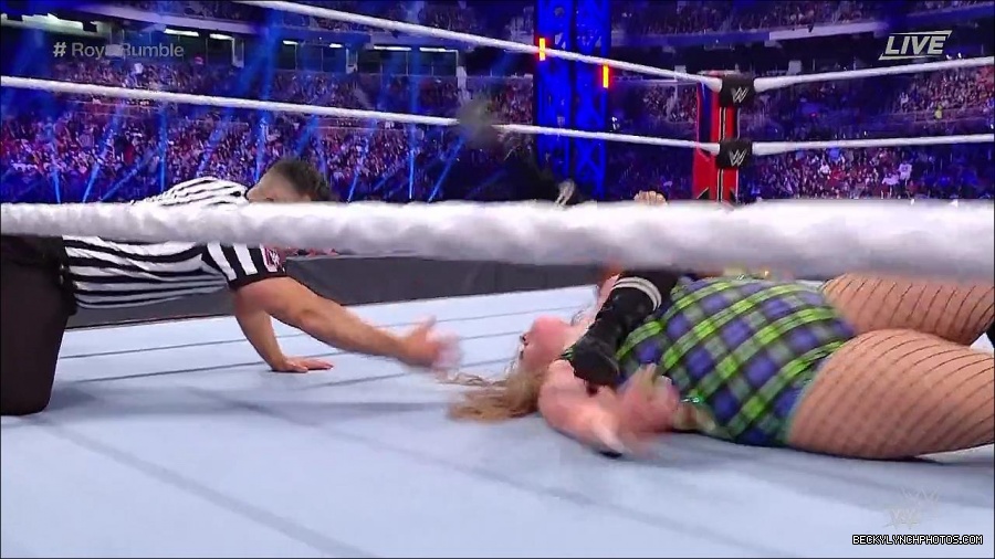 WWE_Royal_Rumble_2022_720p_WEB_h264-HEEL_mp4_007028844.jpg