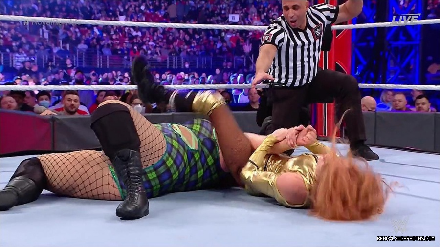 WWE_Royal_Rumble_2022_720p_WEB_h264-HEEL_mp4_007031644.jpg
