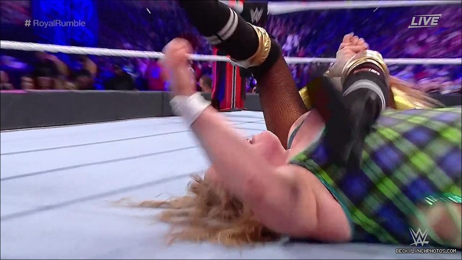 WWE_Royal_Rumble_2022_720p_WEB_h264-HEEL_mp4_007032444.jpg