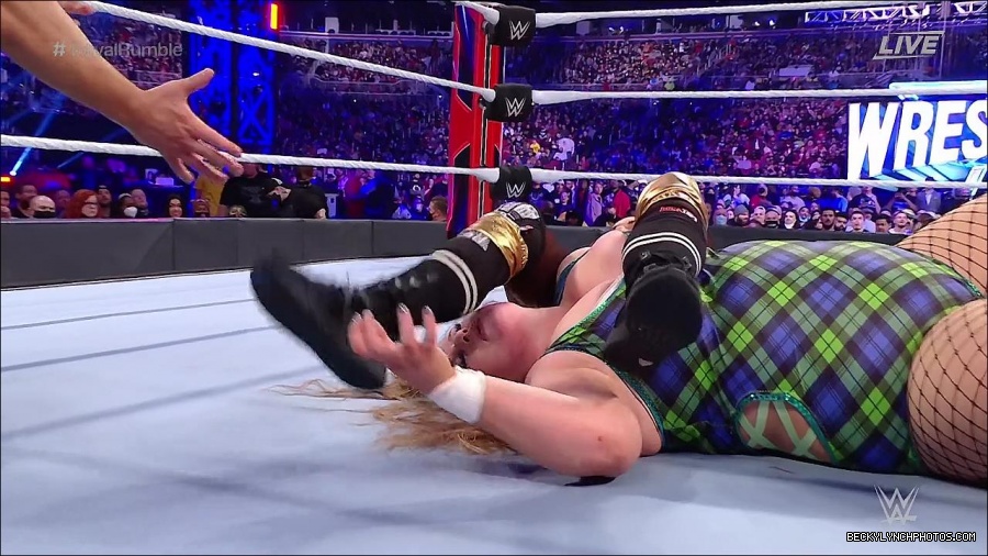WWE_Royal_Rumble_2022_720p_WEB_h264-HEEL_mp4_007034044.jpg
