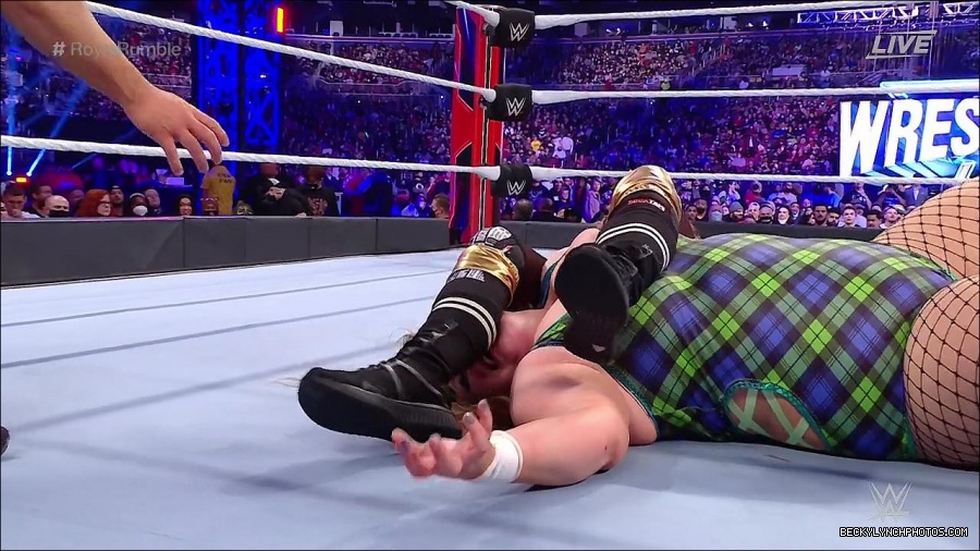 WWE_Royal_Rumble_2022_720p_WEB_h264-HEEL_mp4_007034444.jpg