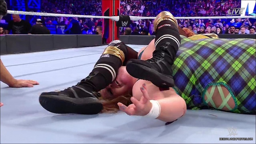 WWE_Royal_Rumble_2022_720p_WEB_h264-HEEL_mp4_007037644.jpg