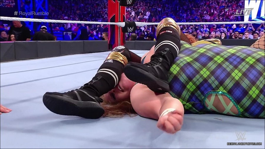 WWE_Royal_Rumble_2022_720p_WEB_h264-HEEL_mp4_007038044.jpg