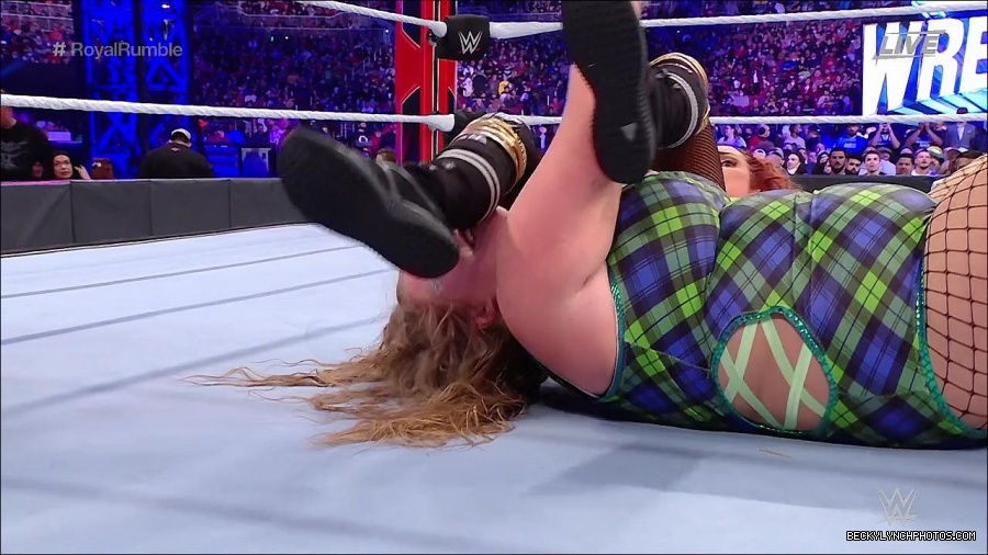 WWE_Royal_Rumble_2022_720p_WEB_h264-HEEL_mp4_007040044.jpg