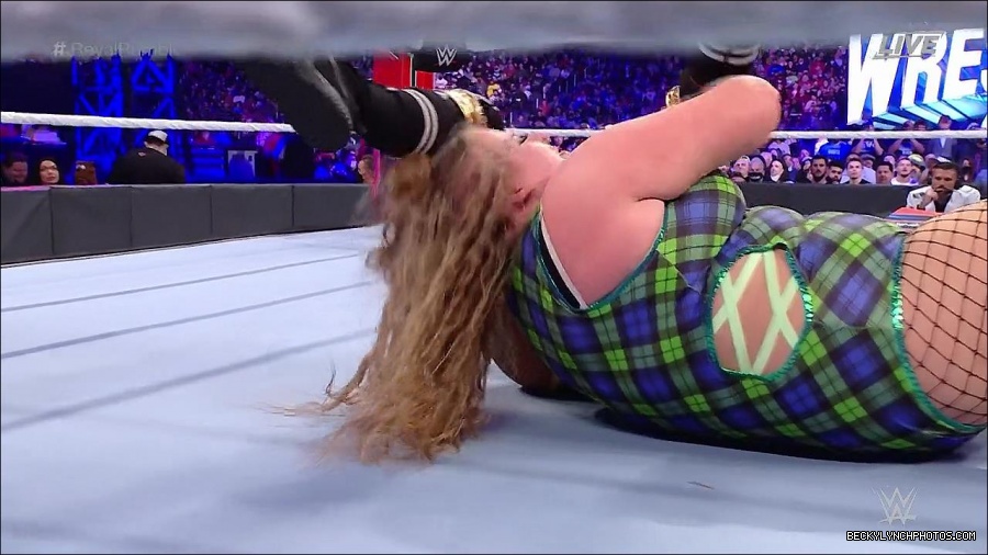 WWE_Royal_Rumble_2022_720p_WEB_h264-HEEL_mp4_007040844.jpg
