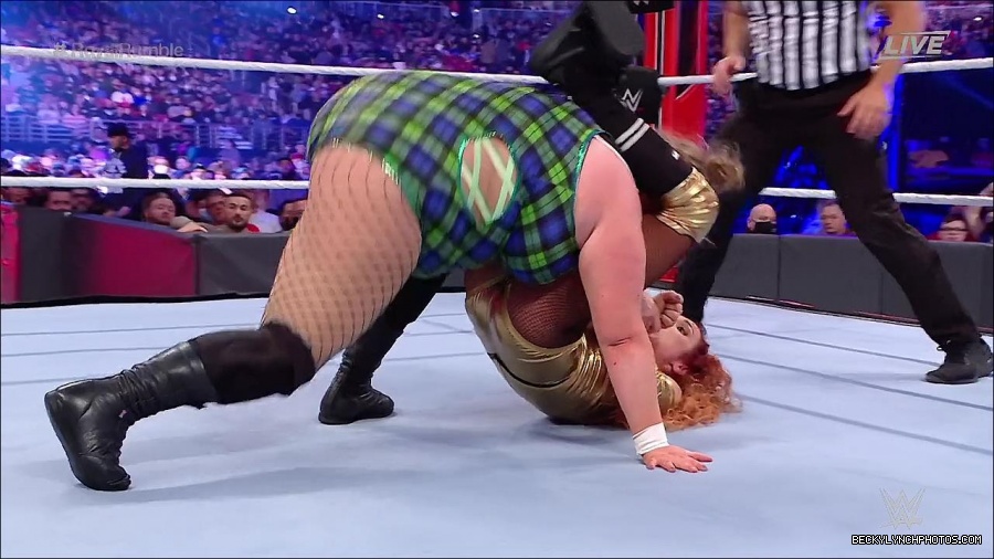 WWE_Royal_Rumble_2022_720p_WEB_h264-HEEL_mp4_007044044.jpg