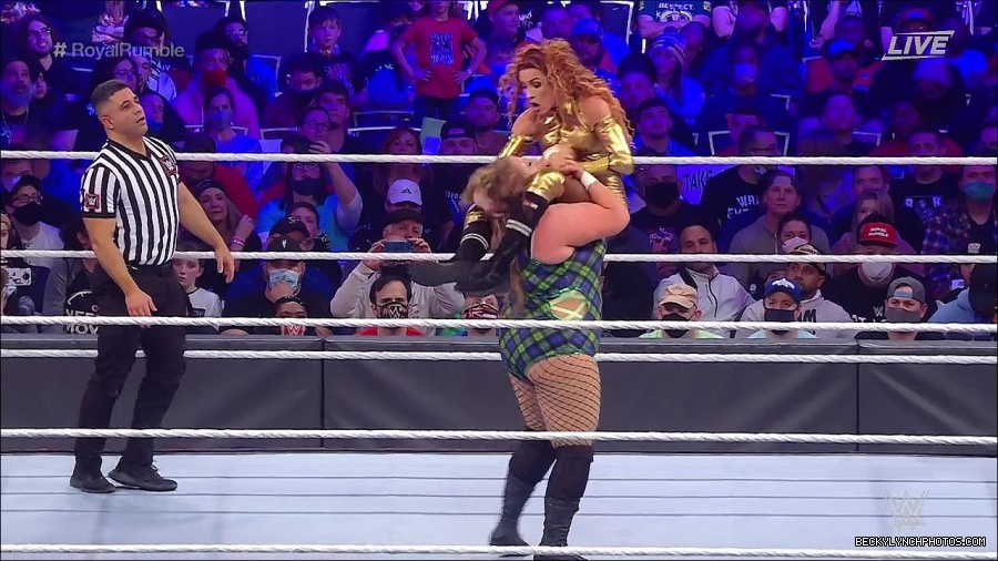 WWE_Royal_Rumble_2022_720p_WEB_h264-HEEL_mp4_007048444.jpg