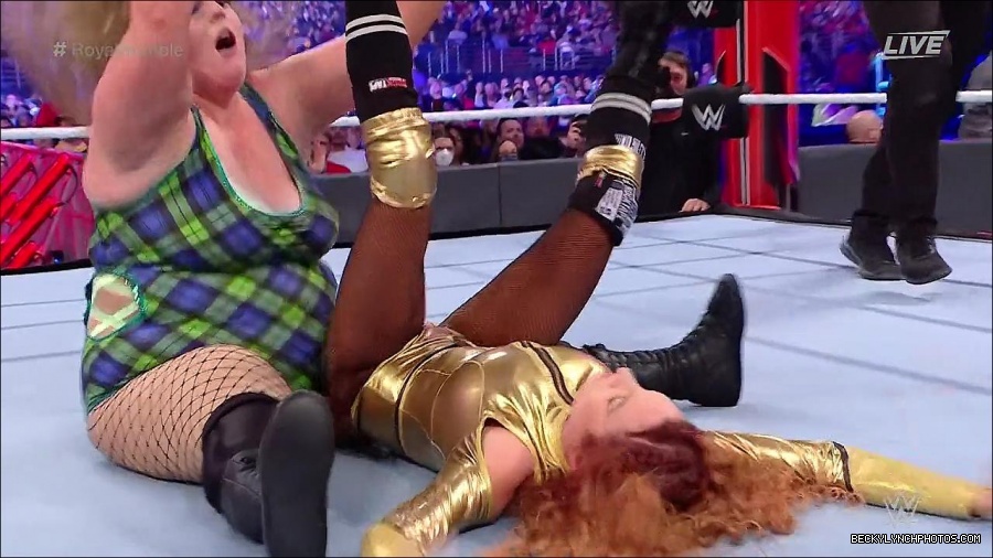 WWE_Royal_Rumble_2022_720p_WEB_h264-HEEL_mp4_007049644.jpg
