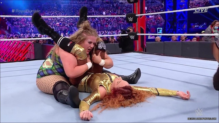 WWE_Royal_Rumble_2022_720p_WEB_h264-HEEL_mp4_007051244.jpg