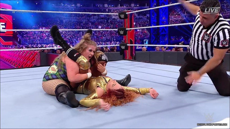 WWE_Royal_Rumble_2022_720p_WEB_h264-HEEL_mp4_007052444.jpg