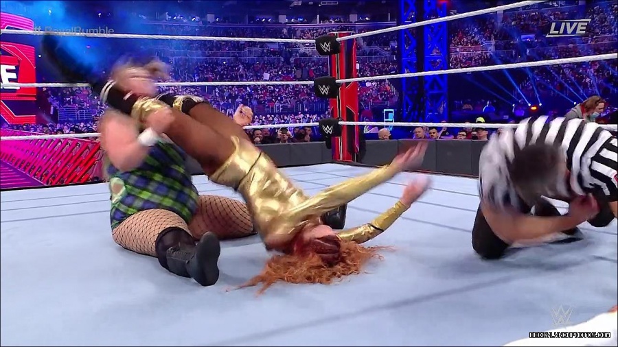 WWE_Royal_Rumble_2022_720p_WEB_h264-HEEL_mp4_007052844.jpg