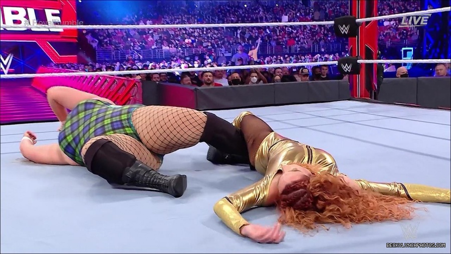 WWE_Royal_Rumble_2022_720p_WEB_h264-HEEL_mp4_007055244.jpg