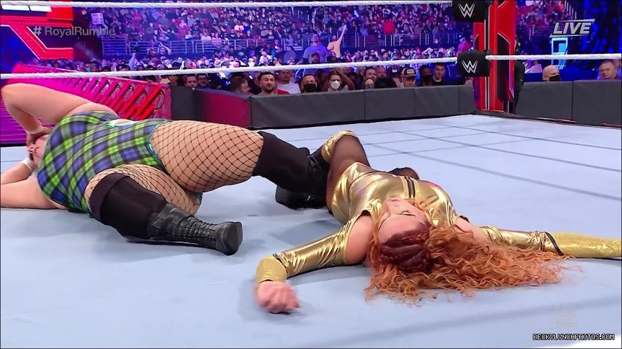 WWE_Royal_Rumble_2022_720p_WEB_h264-HEEL_mp4_007055644.jpg
