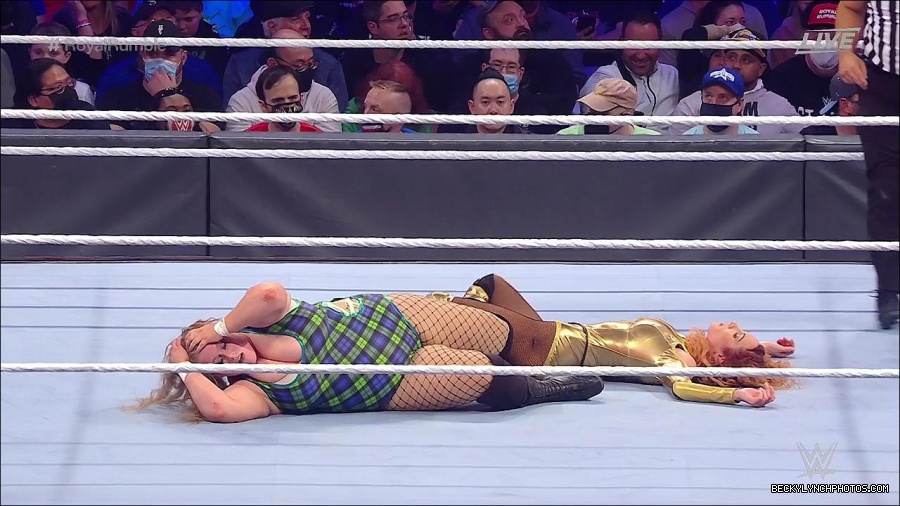WWE_Royal_Rumble_2022_720p_WEB_h264-HEEL_mp4_007056044.jpg